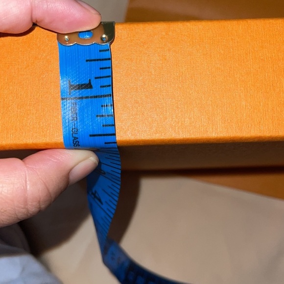 Louis Vuitton empty box with paper bag - Picture 5 of 7